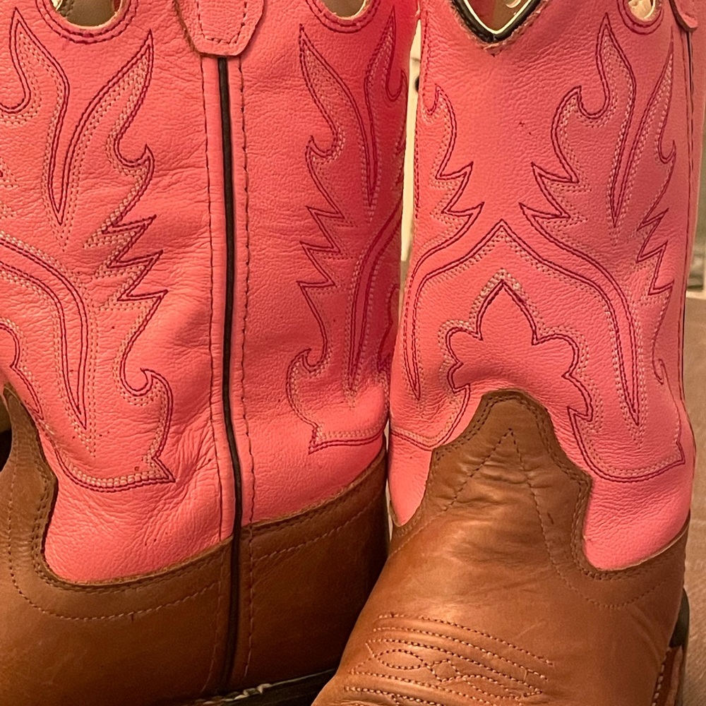 Leather cowgirl boots
